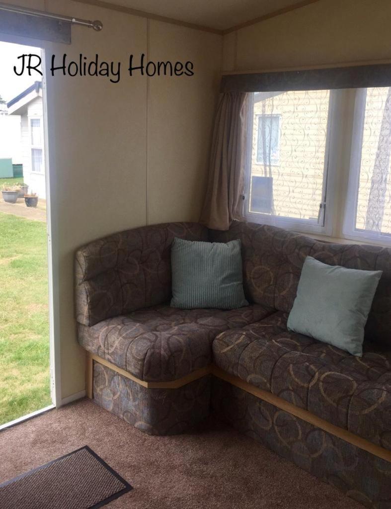 J.R. Holiday Homes Клактон-он-Си Экстерьер фото